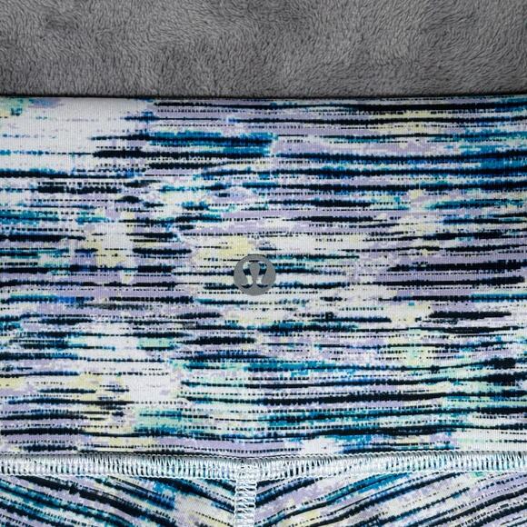 Lululemon Crop Leggings Blue Multicolor Abstract Size 8 - Picture 2 of 4